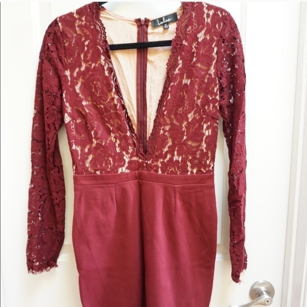 Lulu's wine colored lace low cut front dress sz small - Picture 3 of 4
